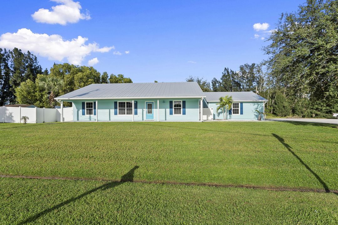 Active With Contract: $489,900 (3 beds, 2 baths, 1500 Square Feet)