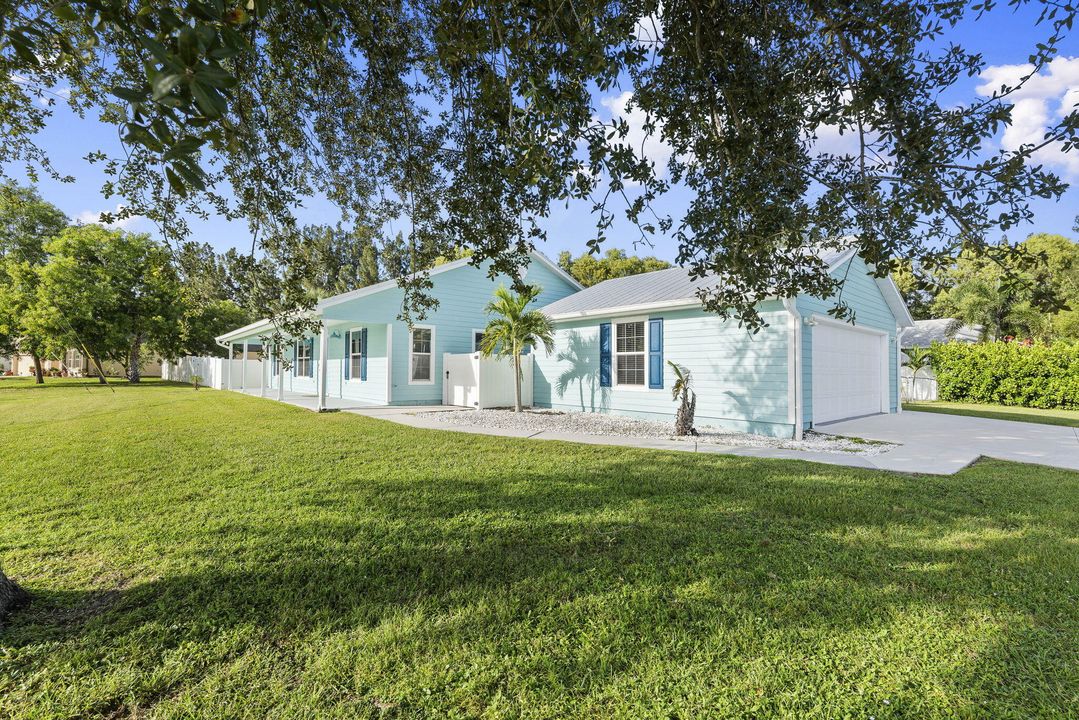 Active With Contract: $489,900 (3 beds, 2 baths, 1500 Square Feet)