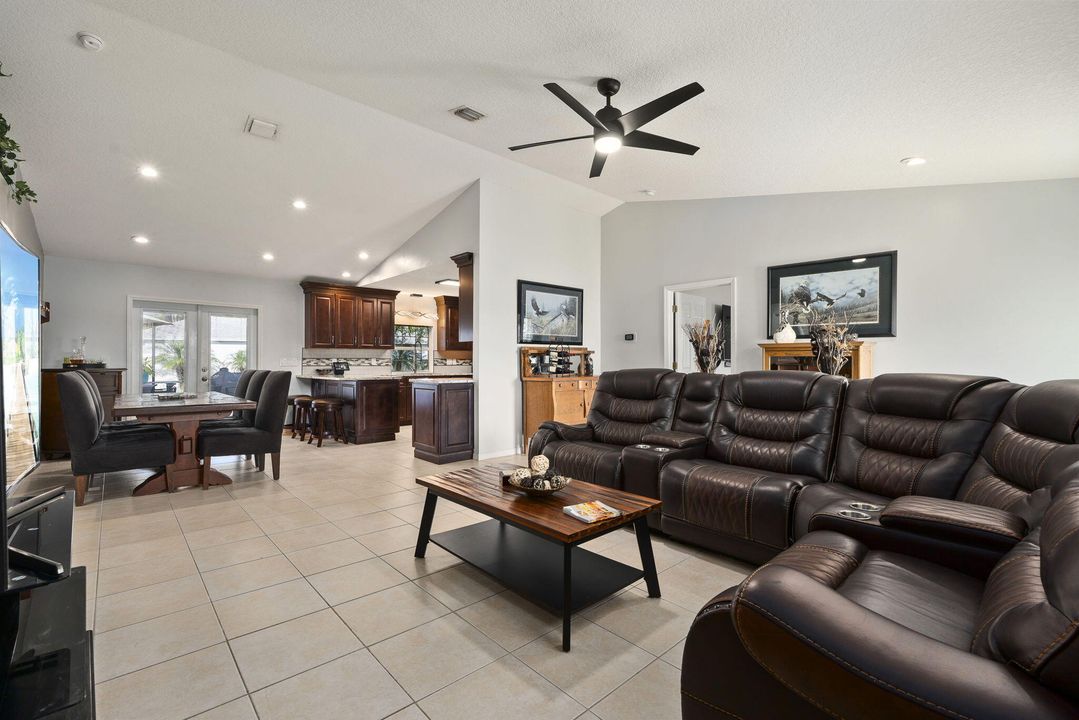 Active With Contract: $489,900 (3 beds, 2 baths, 1500 Square Feet)