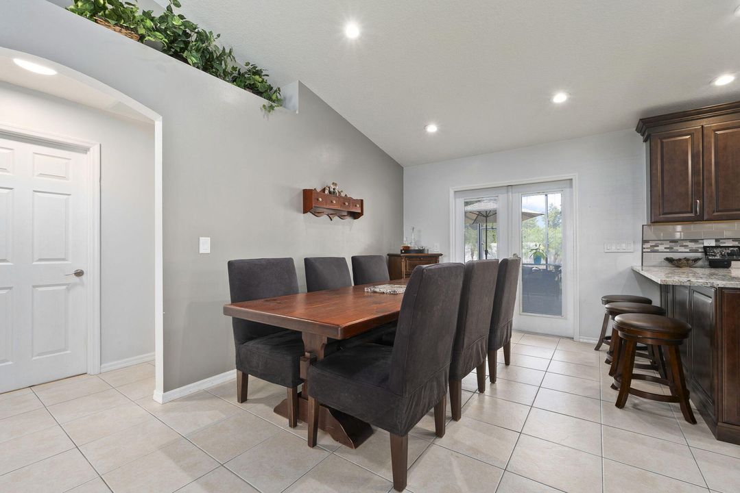 Active With Contract: $489,900 (3 beds, 2 baths, 1500 Square Feet)