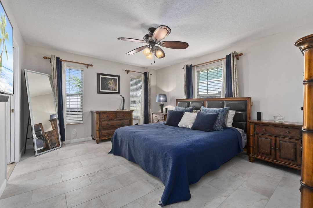 Active With Contract: $489,900 (3 beds, 2 baths, 1500 Square Feet)