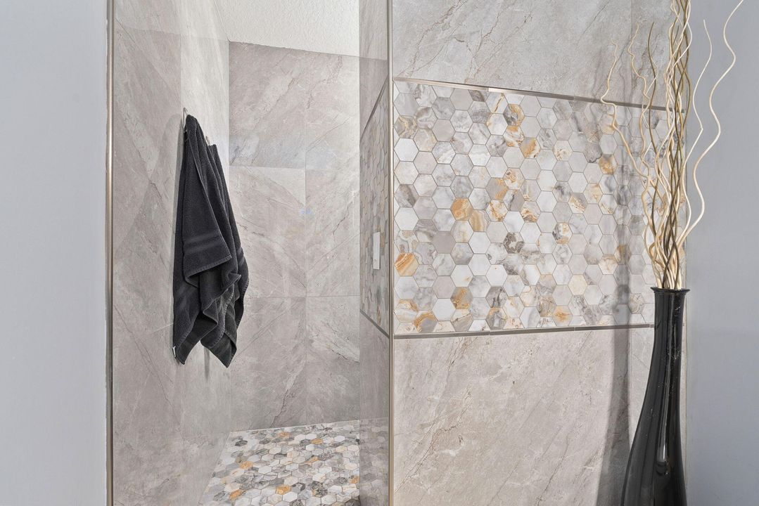 Active With Contract: $489,900 (3 beds, 2 baths, 1500 Square Feet)