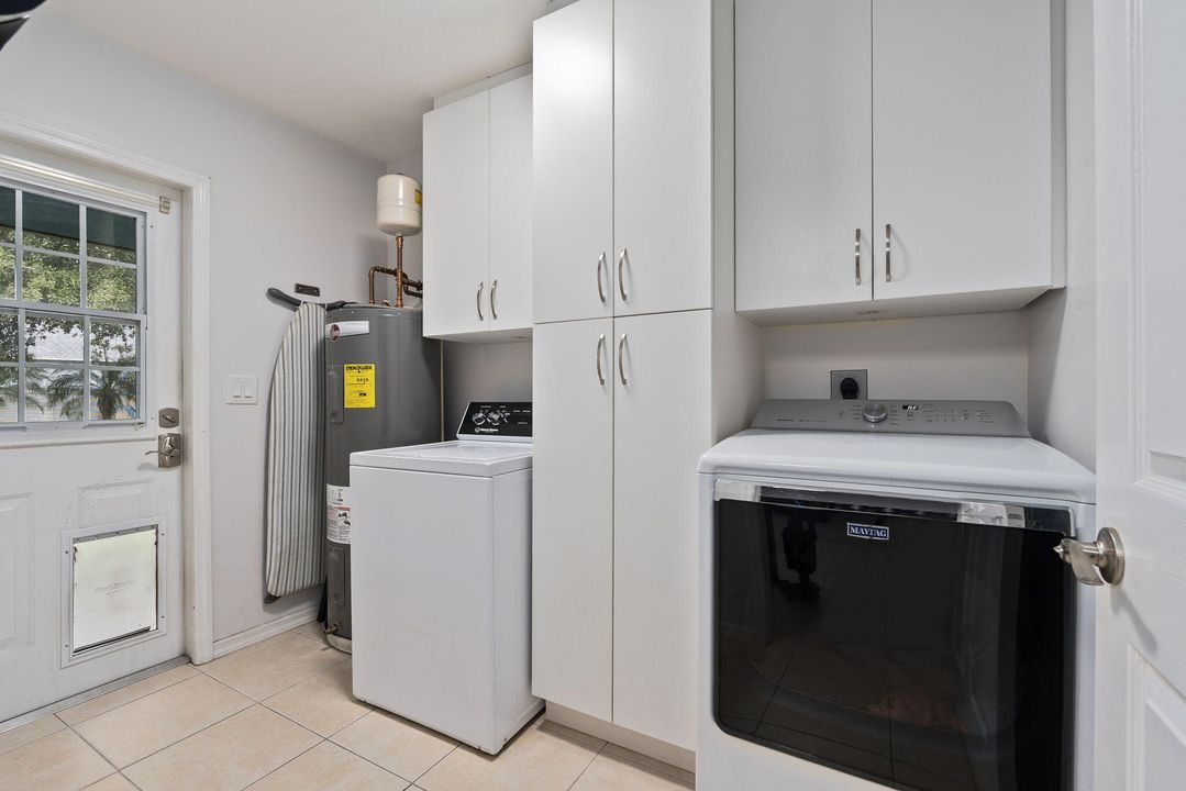 Active With Contract: $489,900 (3 beds, 2 baths, 1500 Square Feet)