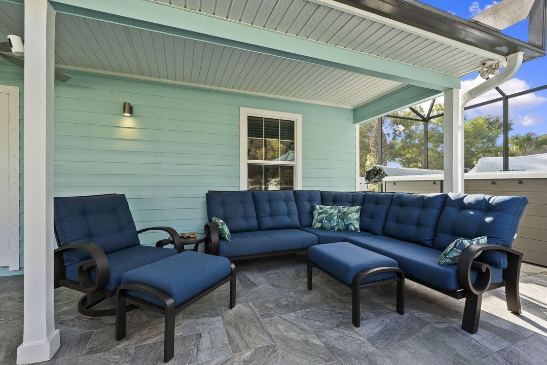 Active With Contract: $489,900 (3 beds, 2 baths, 1500 Square Feet)