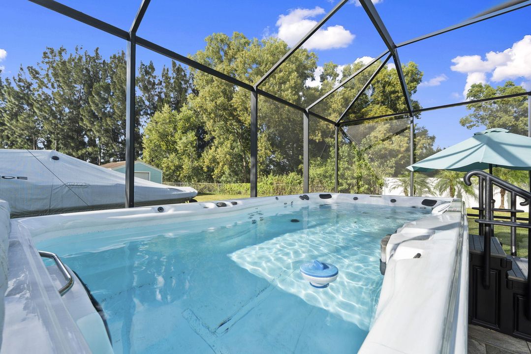 Active With Contract: $489,900 (3 beds, 2 baths, 1500 Square Feet)