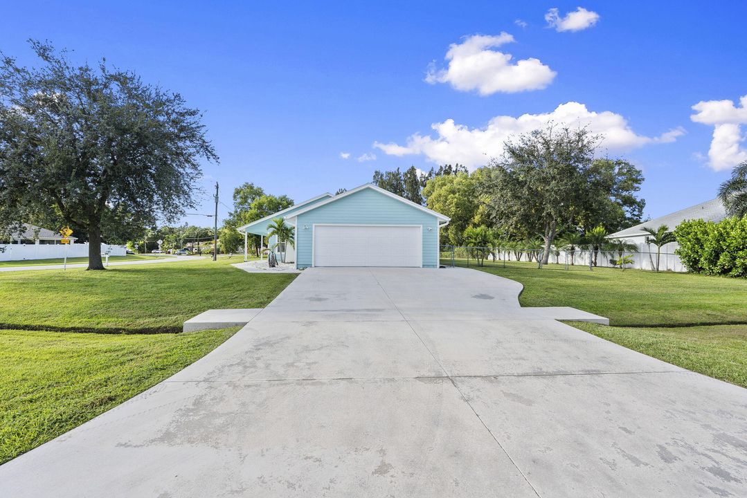 Active With Contract: $489,900 (3 beds, 2 baths, 1500 Square Feet)