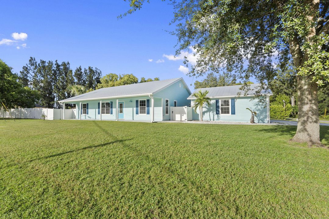 Active With Contract: $489,900 (3 beds, 2 baths, 1500 Square Feet)