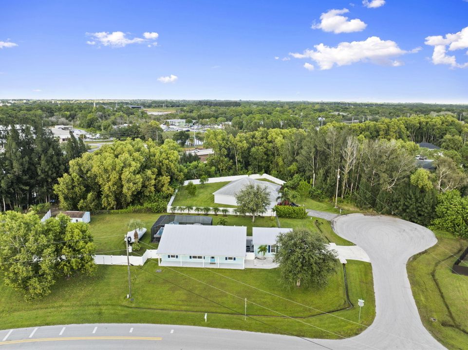 Active With Contract: $489,900 (3 beds, 2 baths, 1500 Square Feet)