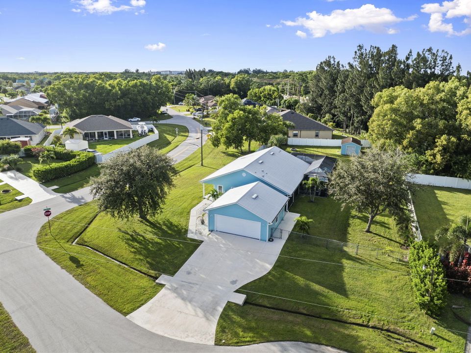 Active With Contract: $489,900 (3 beds, 2 baths, 1500 Square Feet)