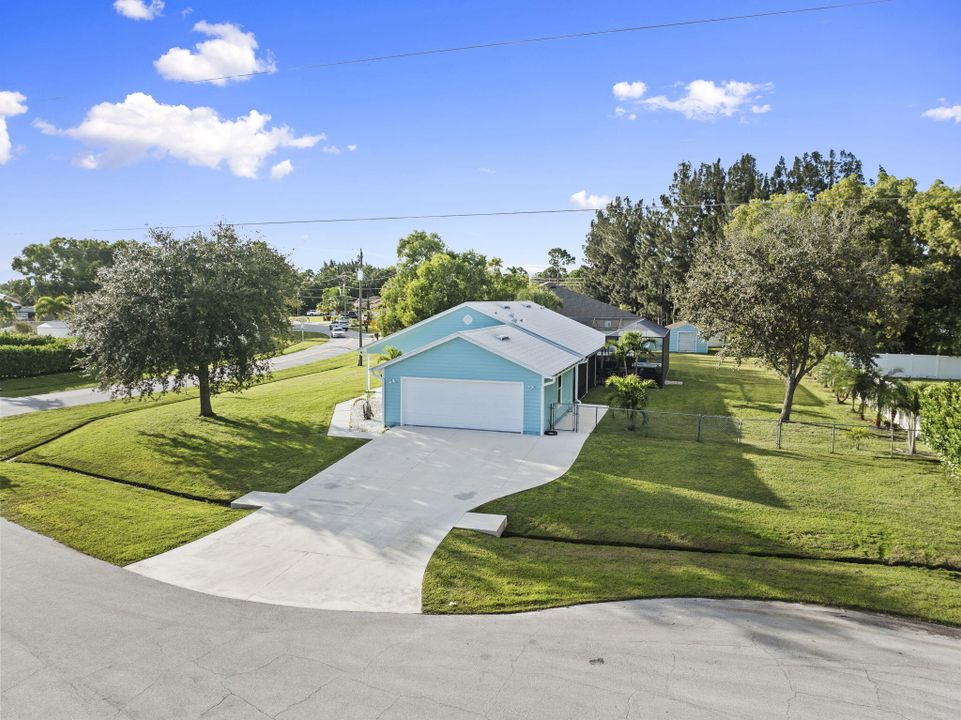 Active With Contract: $489,900 (3 beds, 2 baths, 1500 Square Feet)