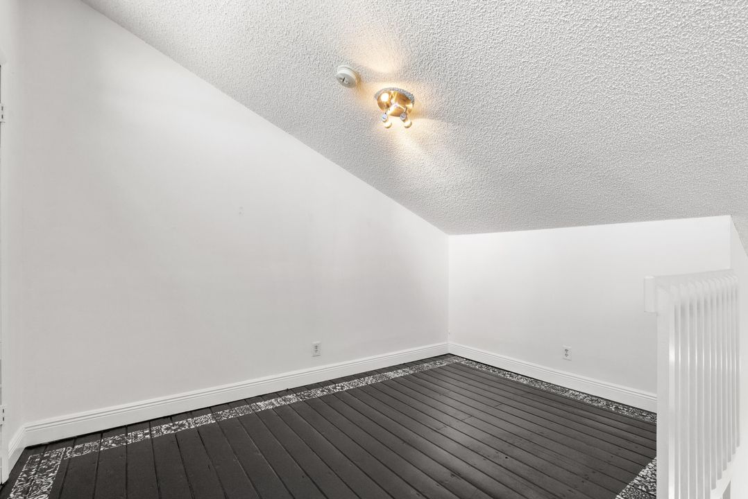 For Rent: $1,850 (1 beds, 2 baths, 1125 Square Feet)