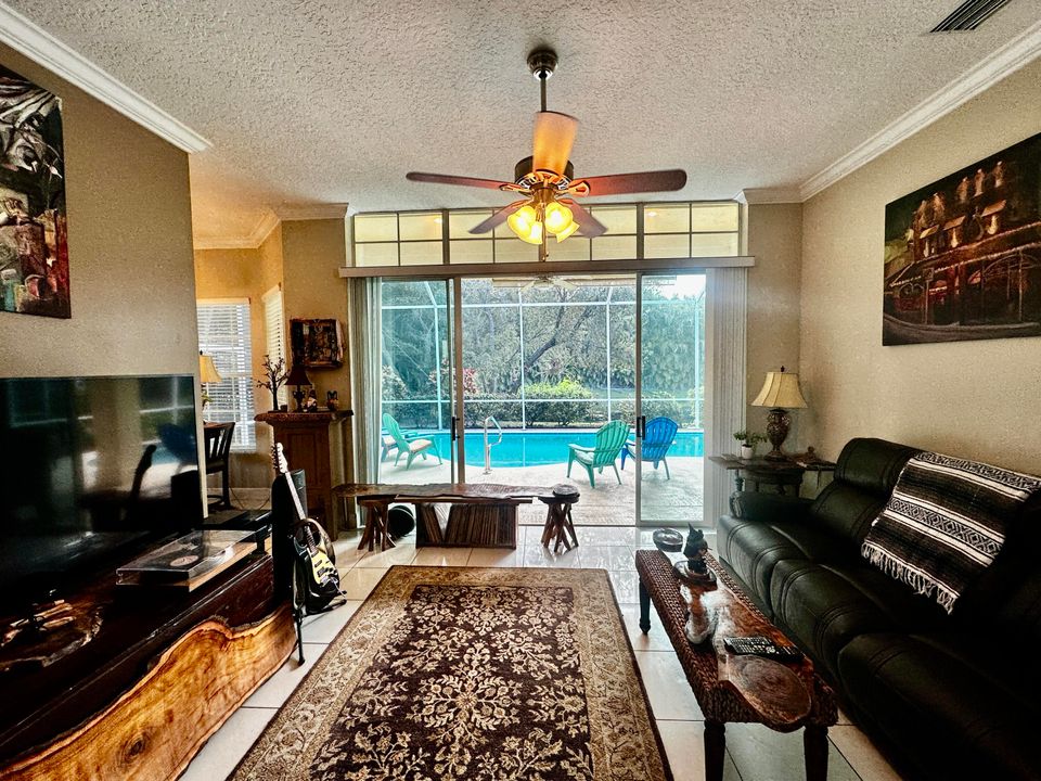 For Sale: $365,000 (3 beds, 2 baths, 1728 Square Feet)