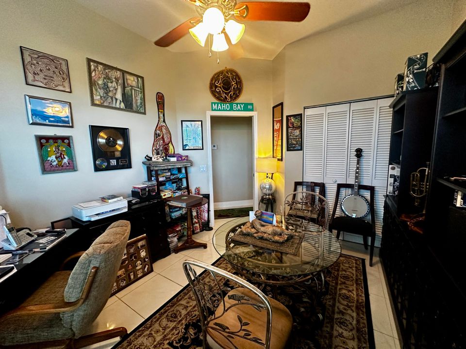 For Sale: $365,000 (3 beds, 2 baths, 1728 Square Feet)