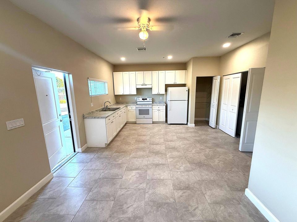 最近租的: $2,695 (3 贝兹, 2 浴室, 1200 平方英尺)