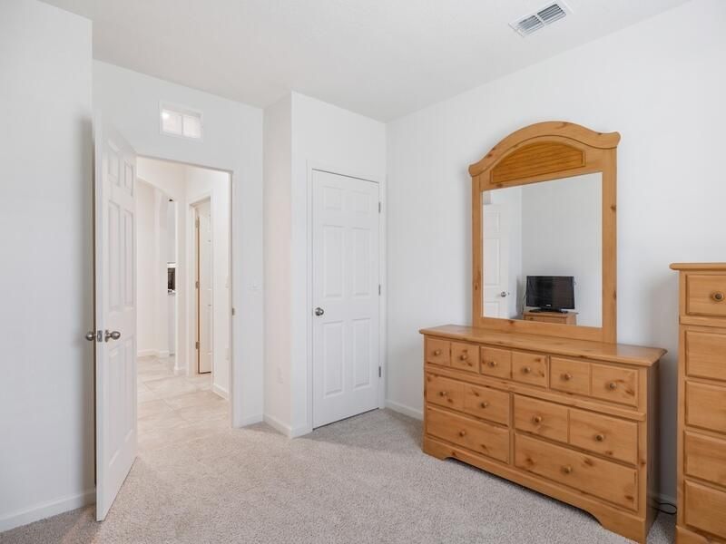 待售: $379,000 (4 贝兹, 2 浴室, 1934 平方英尺)