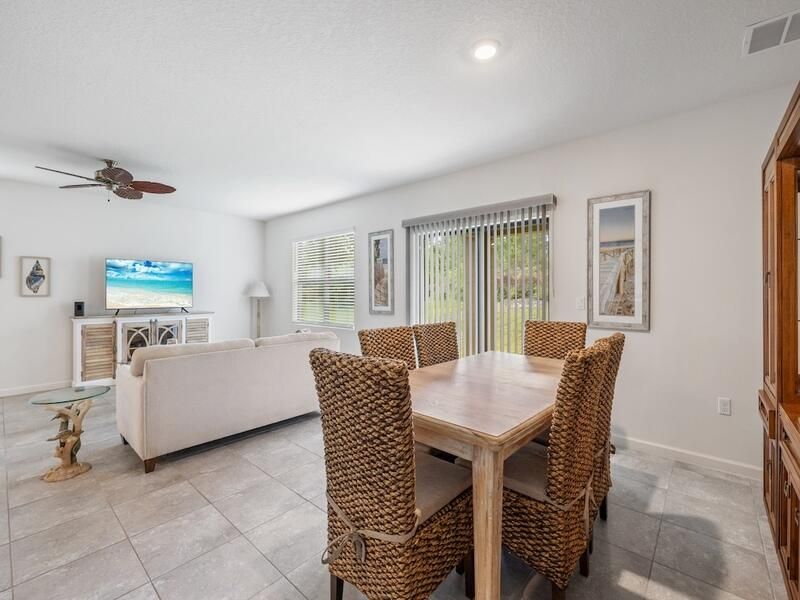 待售: $379,000 (4 贝兹, 2 浴室, 1934 平方英尺)