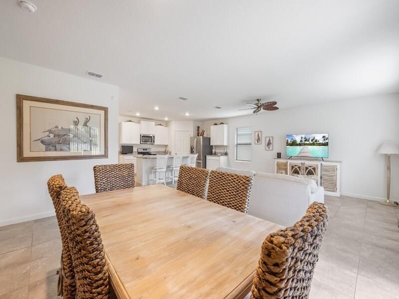 待售: $379,000 (4 贝兹, 2 浴室, 1934 平方英尺)