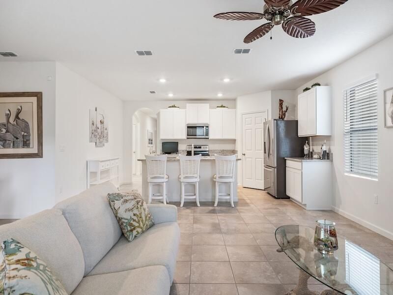 待售: $379,000 (4 贝兹, 2 浴室, 1934 平方英尺)