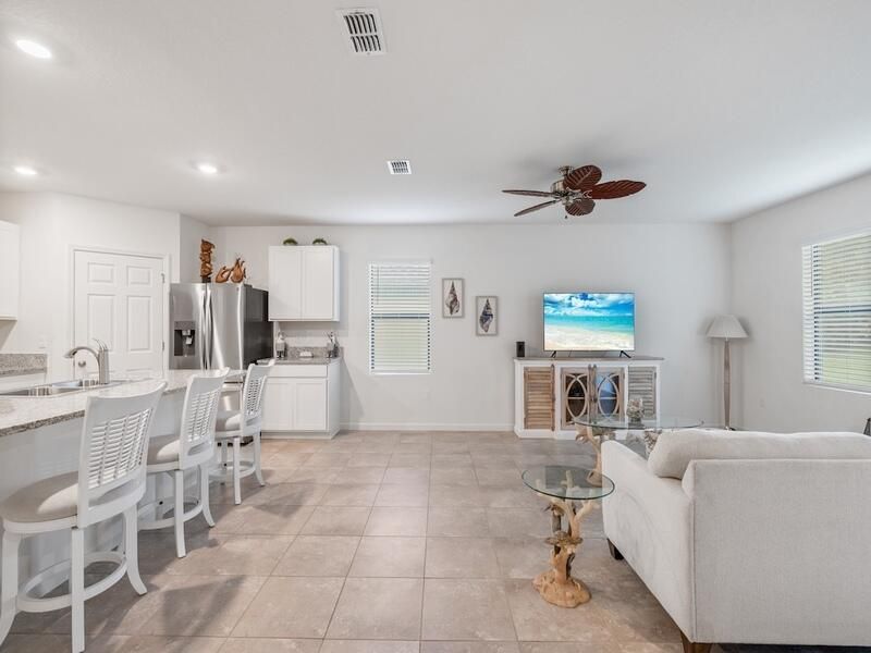 待售: $379,000 (4 贝兹, 2 浴室, 1934 平方英尺)