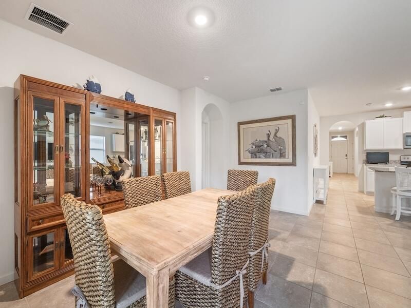 待售: $379,000 (4 贝兹, 2 浴室, 1934 平方英尺)