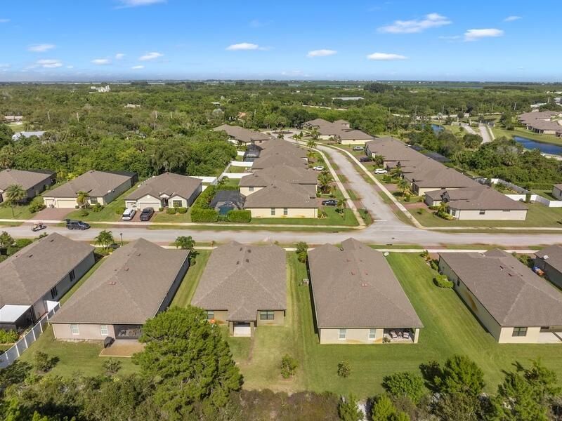 待售: $379,000 (4 贝兹, 2 浴室, 1934 平方英尺)