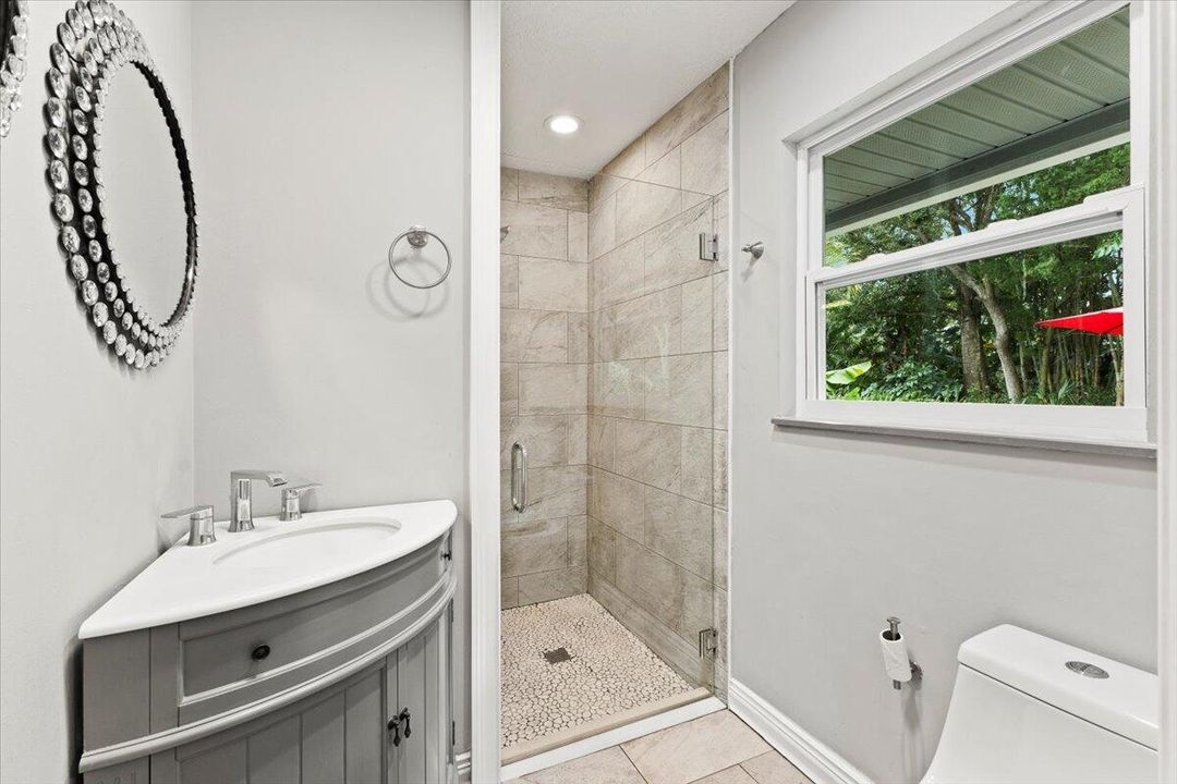 На продажу: $799,000 (4 спален, 2 ванн, 2402 Квадратных фут)