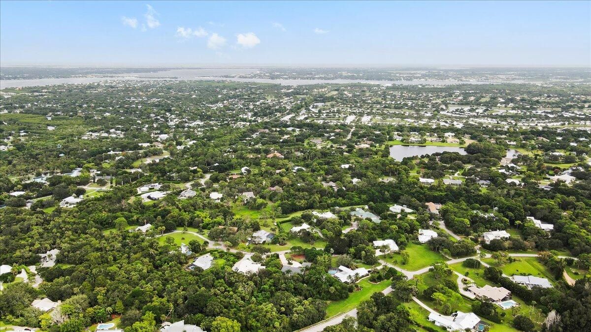 На продажу: $799,000 (4 спален, 2 ванн, 2402 Квадратных фут)