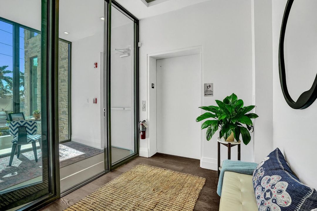 For Sale: $2,549,000 (3 beds, 3 baths, 1978 Square Feet)