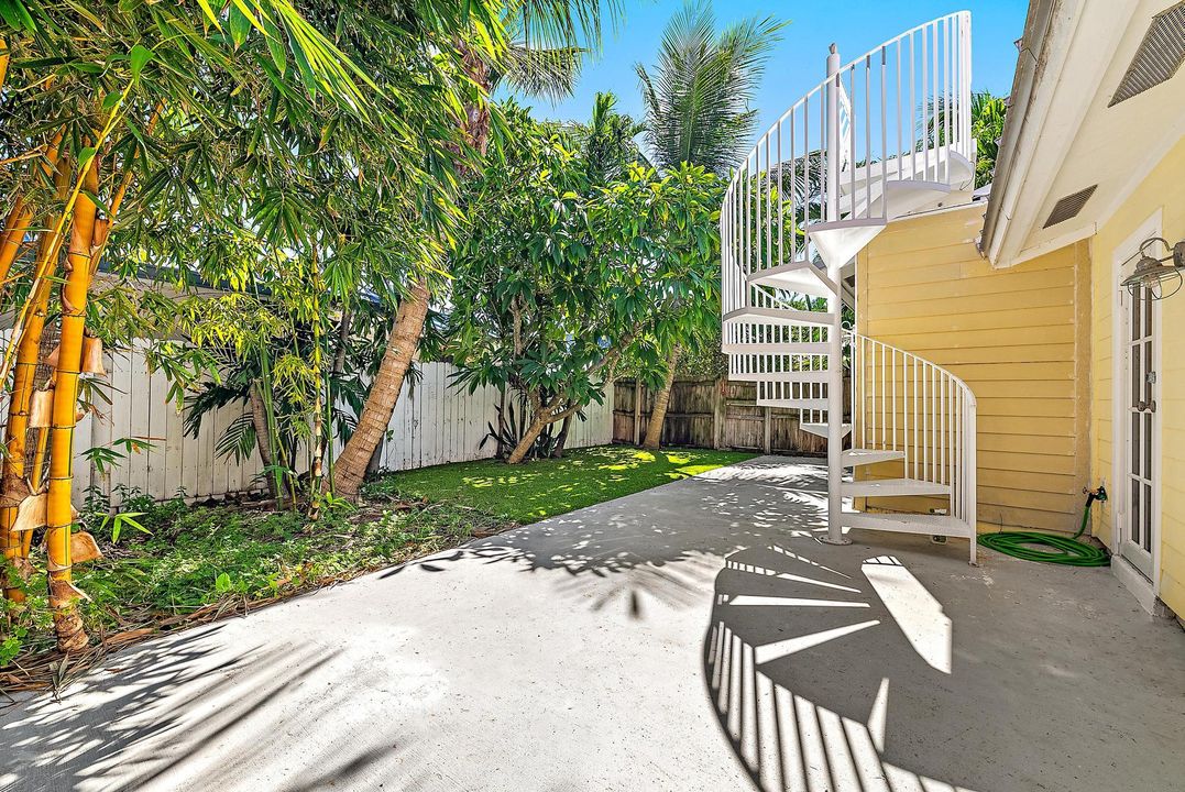 For Sale: $900,000 (4 beds, 2 baths, 2230 Square Feet)