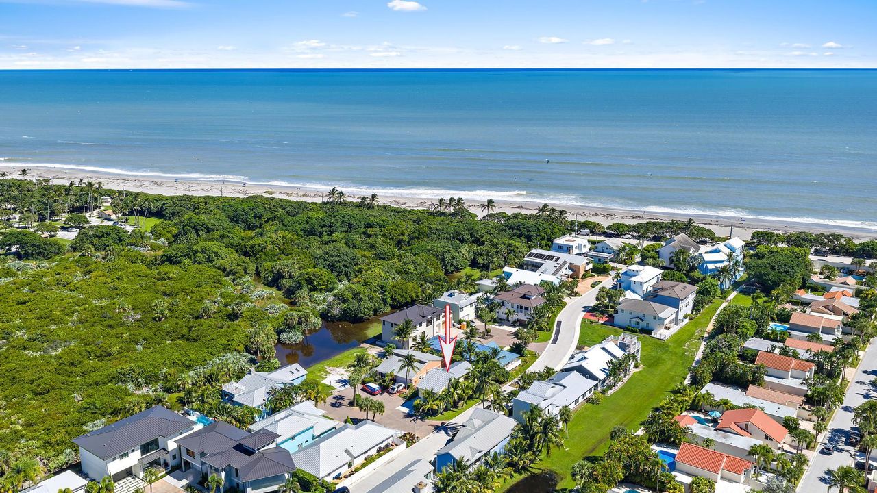 For Sale: $900,000 (4 beds, 2 baths, 2230 Square Feet)