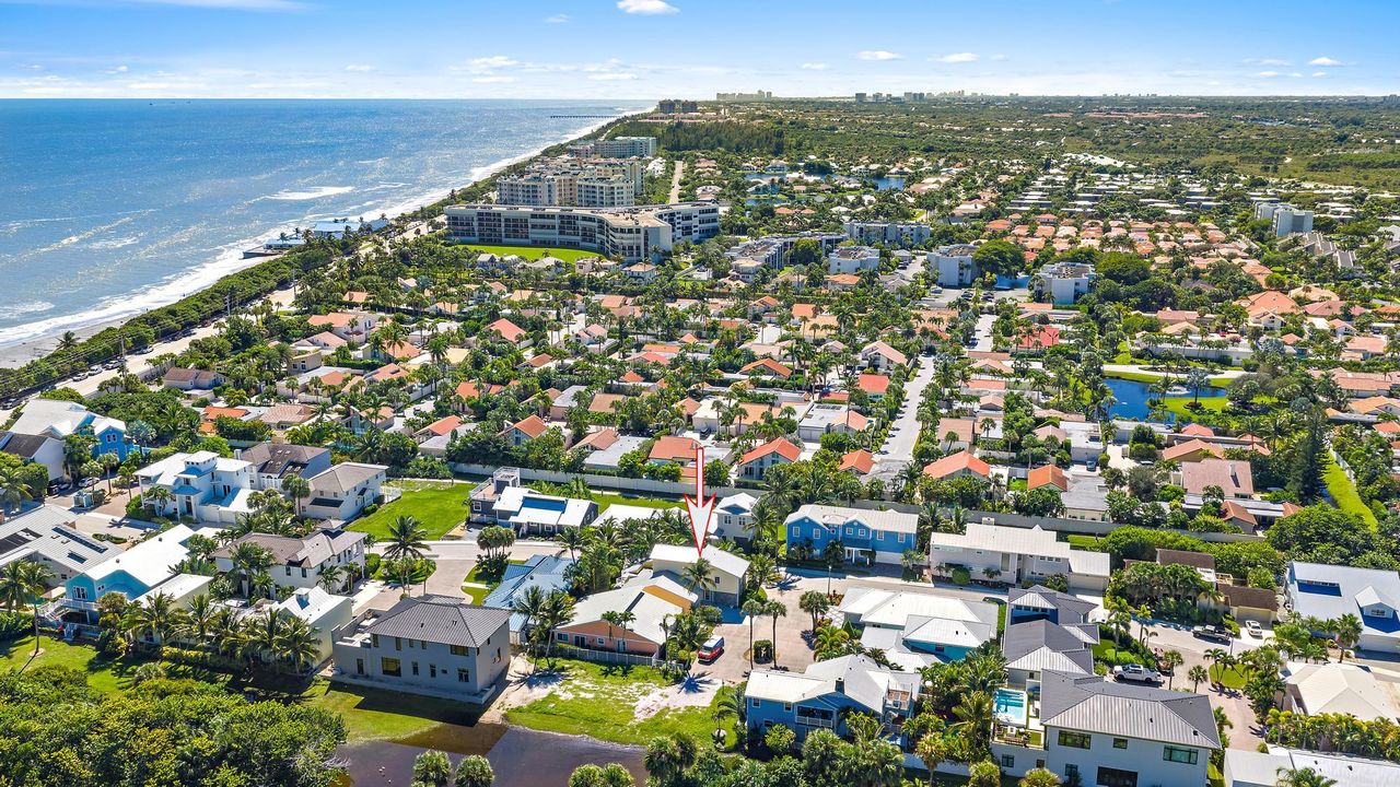 For Sale: $900,000 (4 beds, 2 baths, 2230 Square Feet)