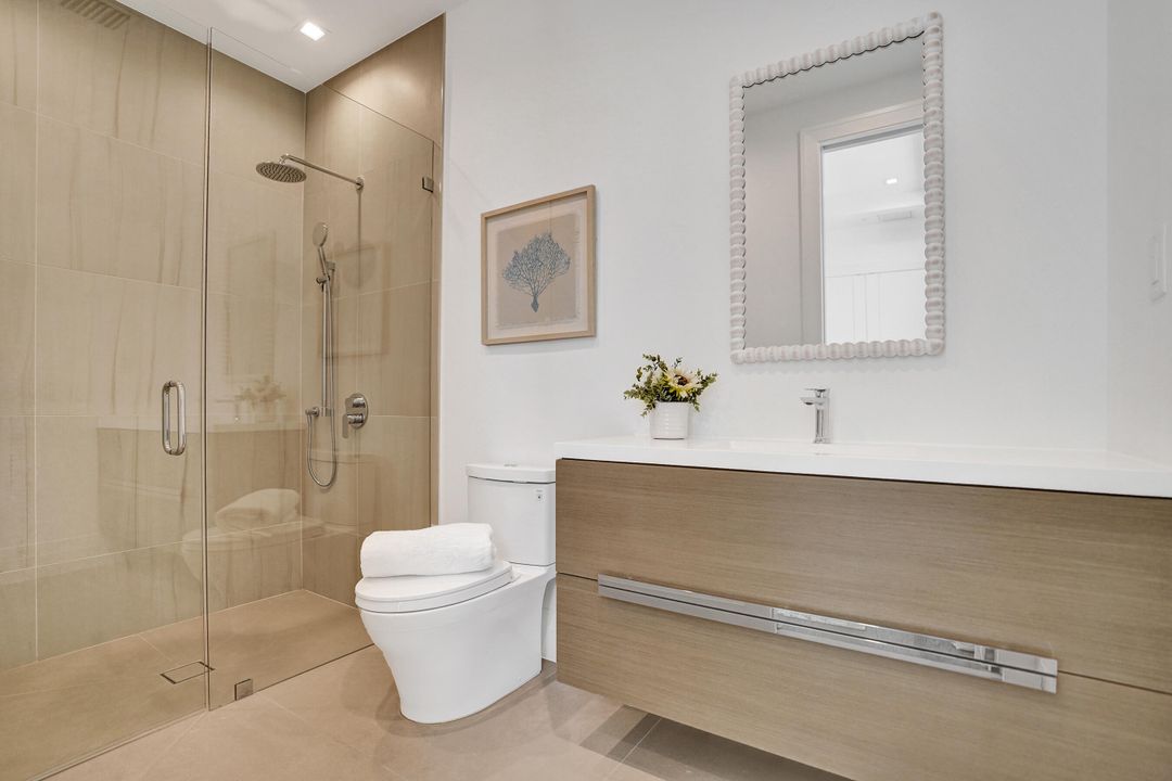 For Sale: $2,549,000 (3 beds, 3 baths, 1978 Square Feet)