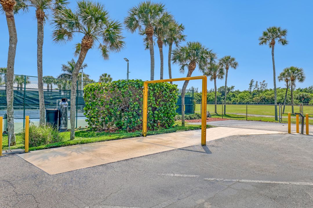 For Rent: $4,000 (2 beds, 2 baths, 1224 Square Feet)