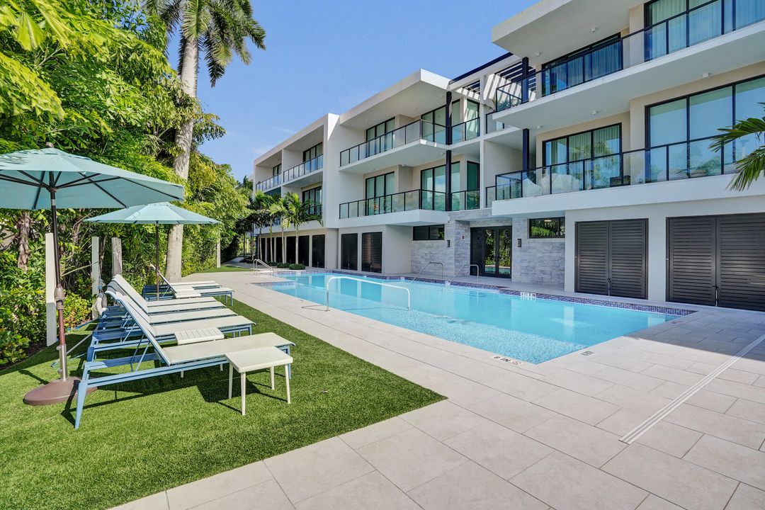 For Sale: $2,549,000 (3 beds, 3 baths, 1978 Square Feet)