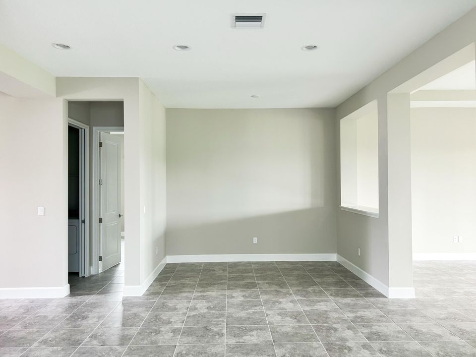 出租: $3,100 (3 贝兹, 3 浴室, 2042 平方英尺)