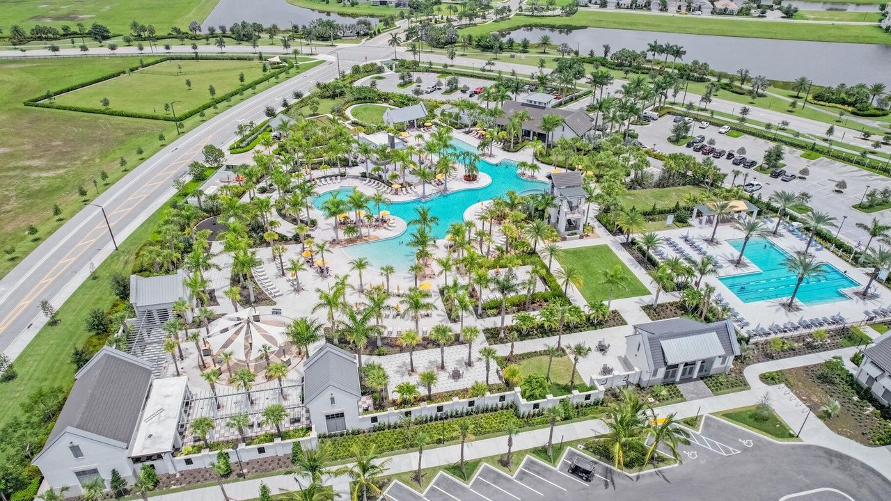 出租: $3,100 (3 贝兹, 3 浴室, 2042 平方英尺)