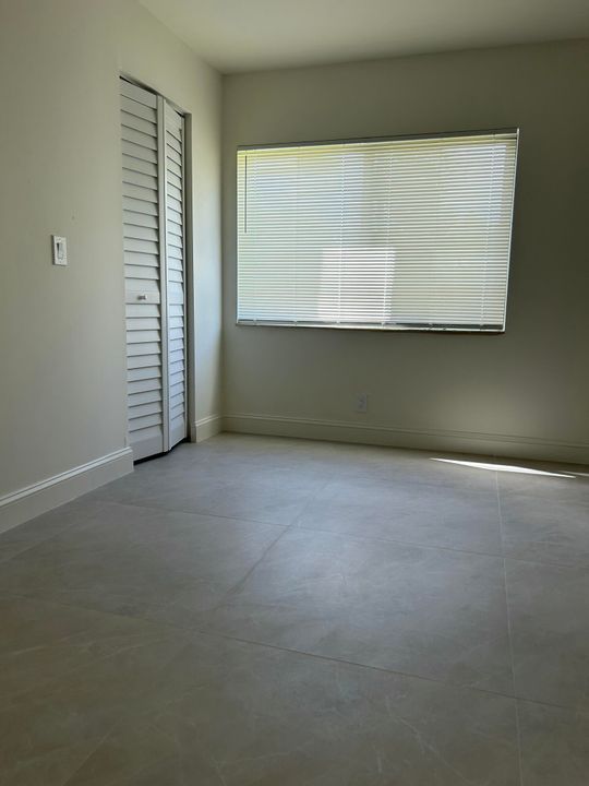 For Rent: $1,650 (2 beds, 1 baths, 810 Square Feet)