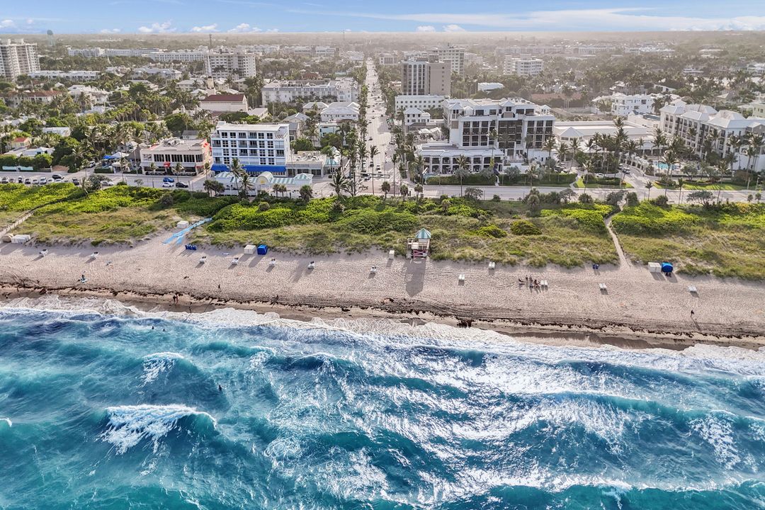 For Sale: $2,549,000 (3 beds, 3 baths, 1978 Square Feet)