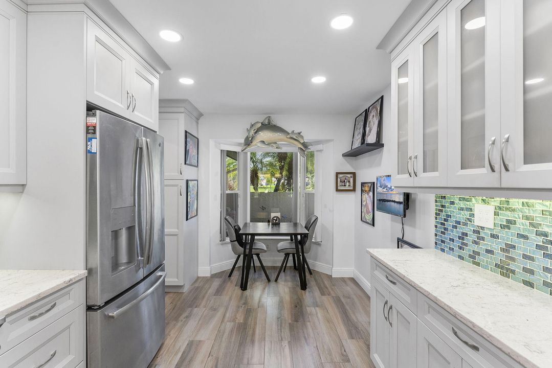 For Sale: $335,000 (2 beds, 2 baths, 1062 Square Feet)