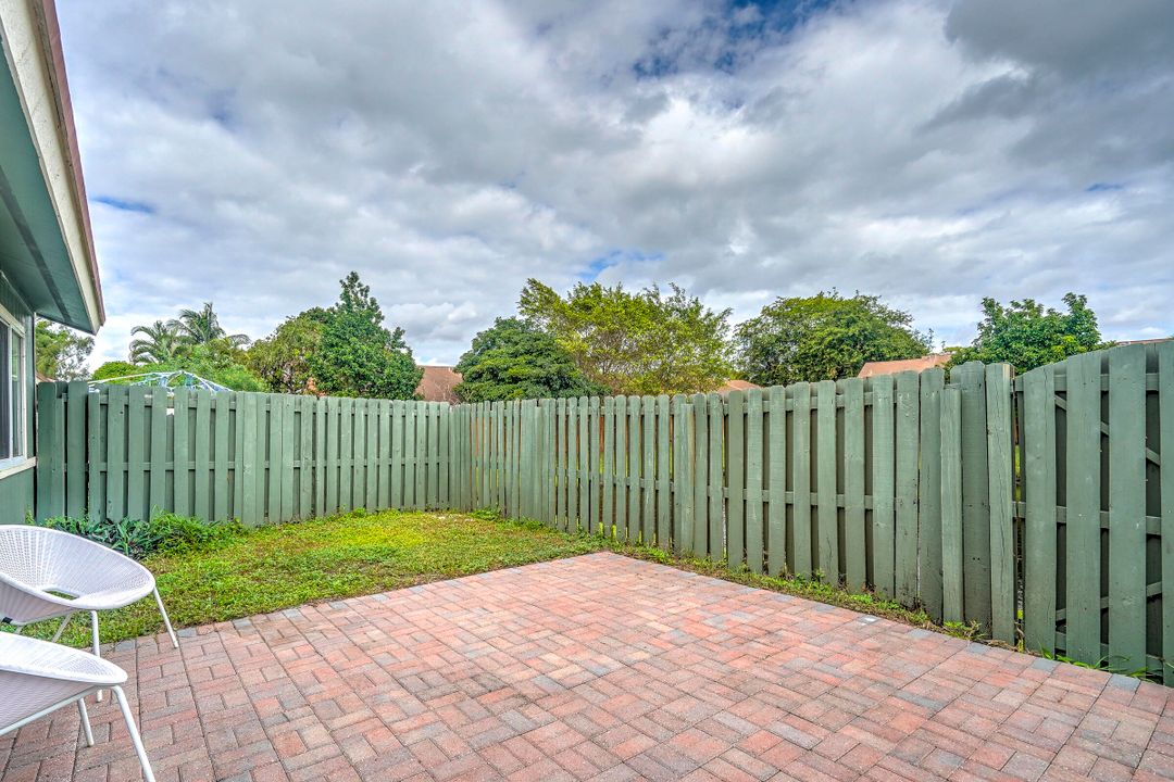 En Venta: $300,000 (3 camas, 2 baños, 1312 Pies cuadrados)