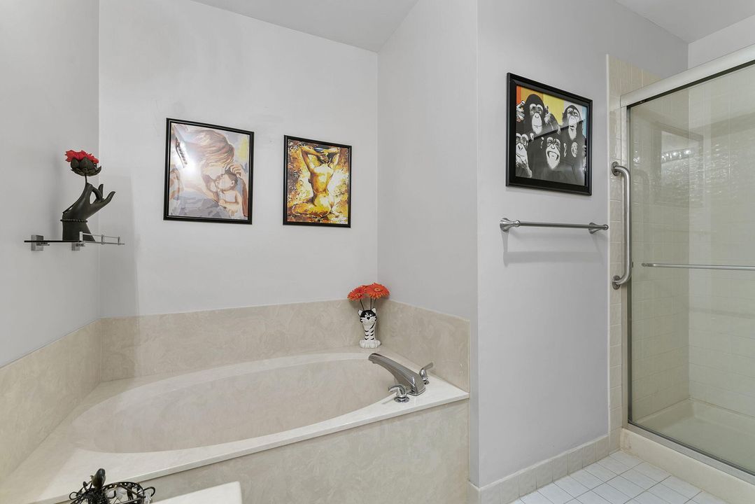 For Sale: $335,000 (2 beds, 2 baths, 1062 Square Feet)