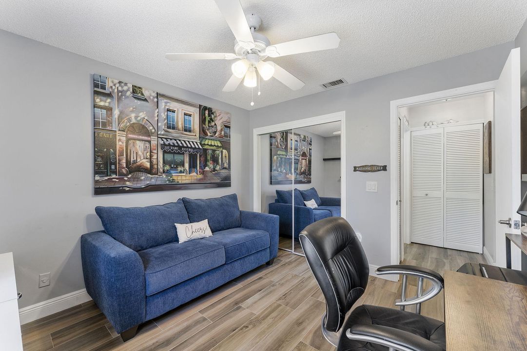 For Sale: $335,000 (2 beds, 2 baths, 1062 Square Feet)