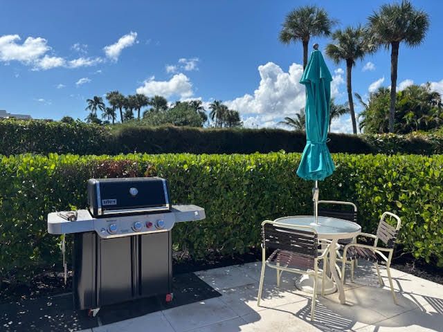 For Sale: $1,395,000 (2 beds, 2 baths, 1714 Square Feet)