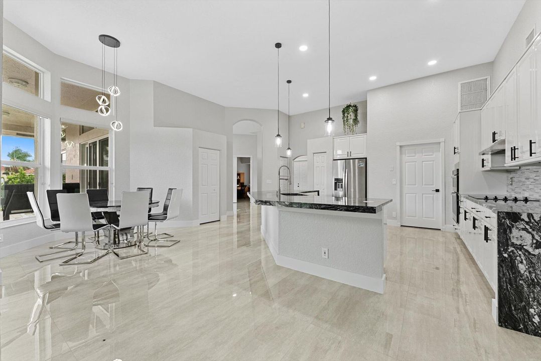 Active With Contract: $6,750 (5 beds, 3 baths, 2805 Square Feet)