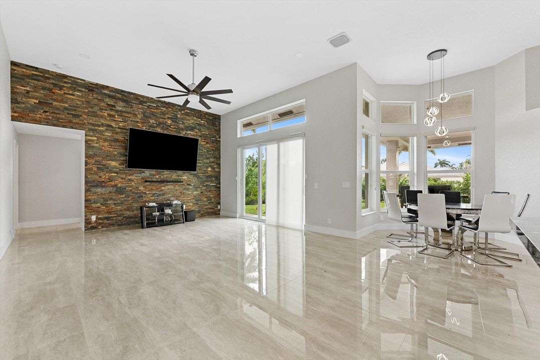 Active With Contract: $6,750 (5 beds, 3 baths, 2805 Square Feet)