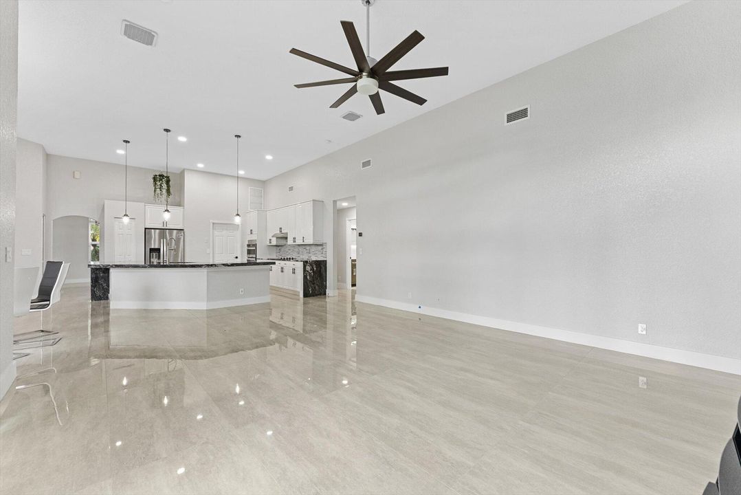 Active With Contract: $6,750 (5 beds, 3 baths, 2805 Square Feet)