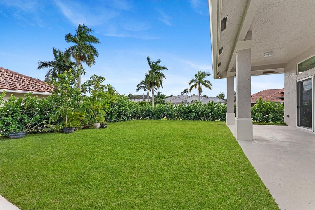 Active With Contract: $6,750 (5 beds, 3 baths, 2805 Square Feet)