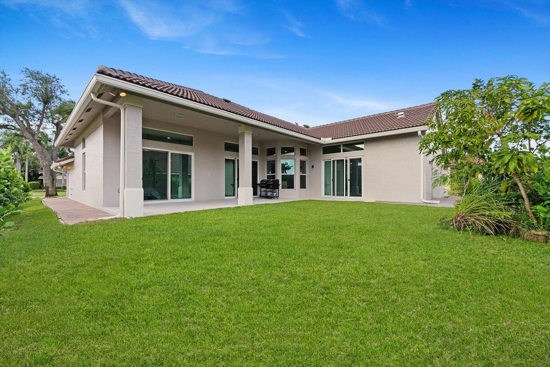 Active With Contract: $6,750 (5 beds, 3 baths, 2805 Square Feet)