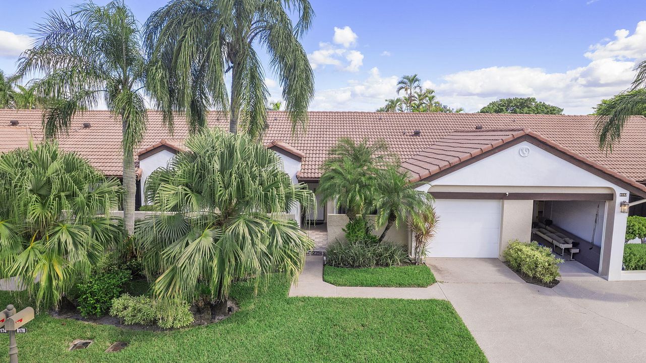 For Sale: $335,000 (2 beds, 2 baths, 1062 Square Feet)