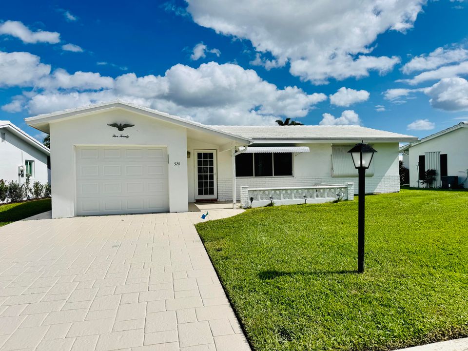 Active With Contract: $2,500 (2 beds, 2 baths, 1428 Square Feet)